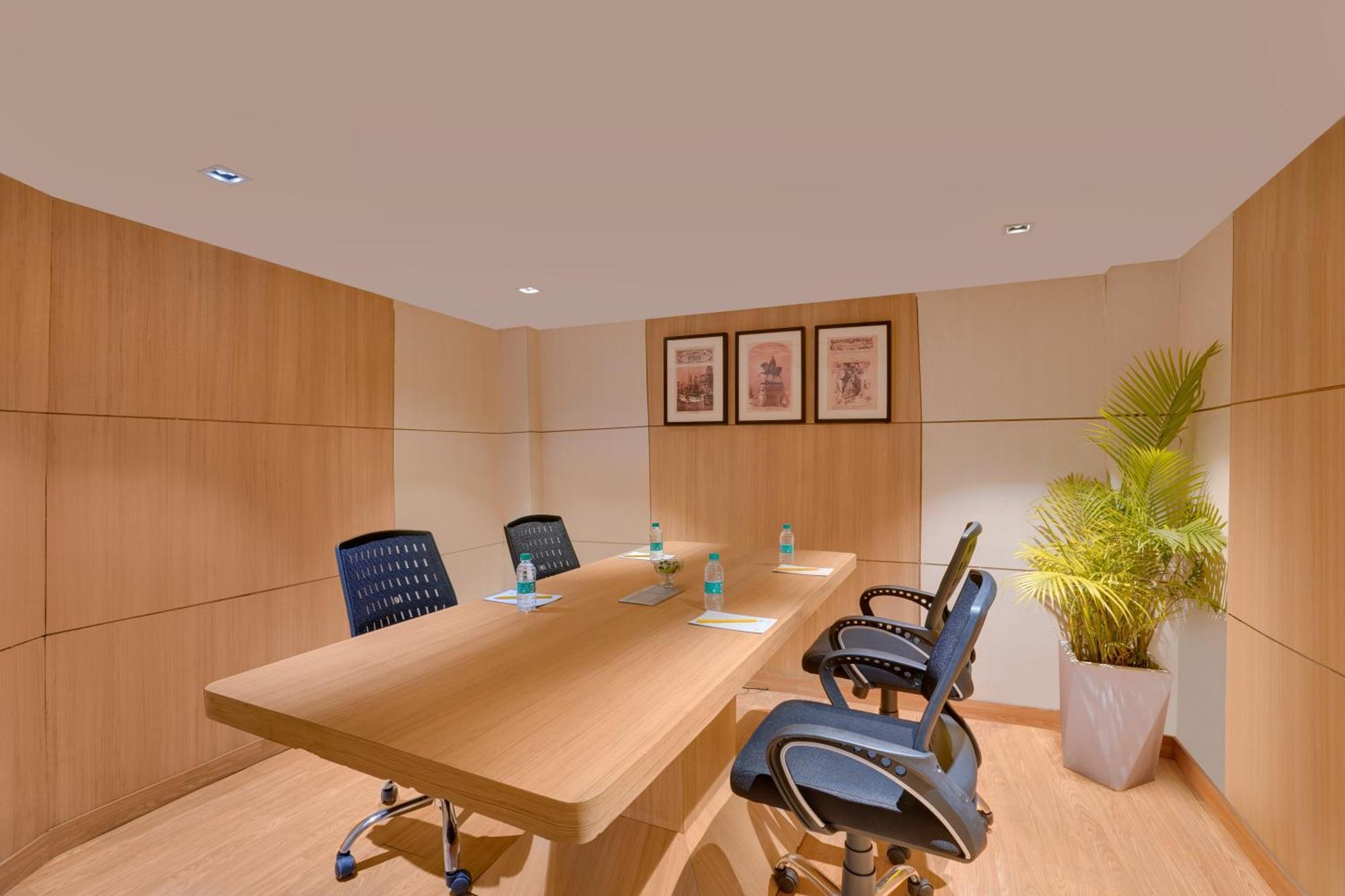 Lemon Tree Hotel, Noida Eksteriør bilde